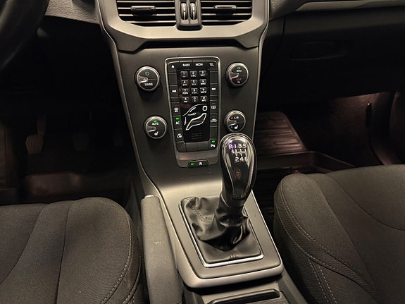 Volvo V40 27 of 30