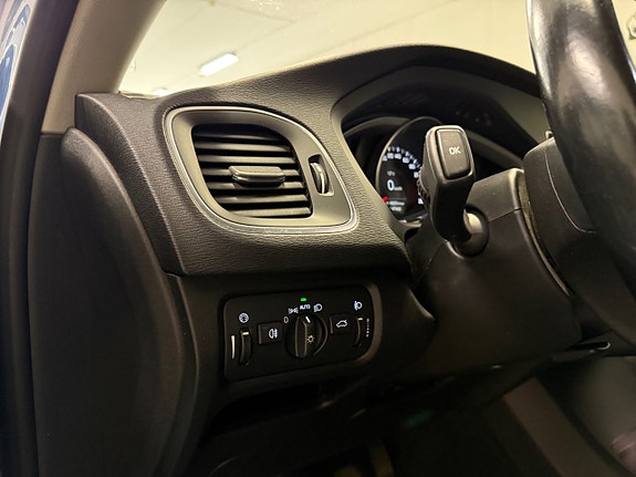 Volvo V40 11 of 30