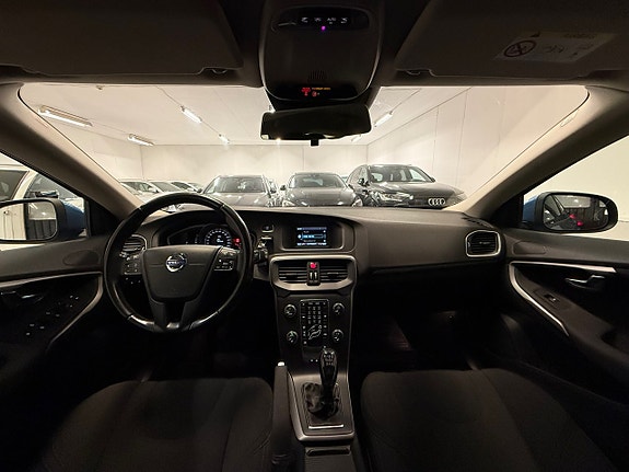 Volvo V40 16 of 30