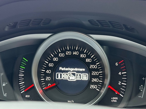 Volvo V40 20 of 30