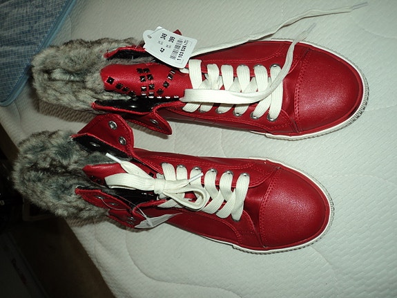 Product image 1 of 2