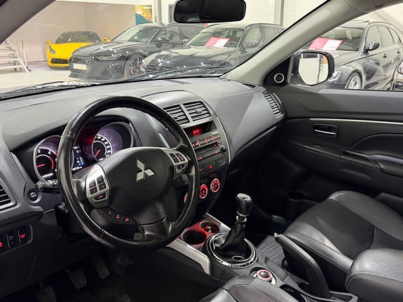 Mitsubishi ASX 8 of 16