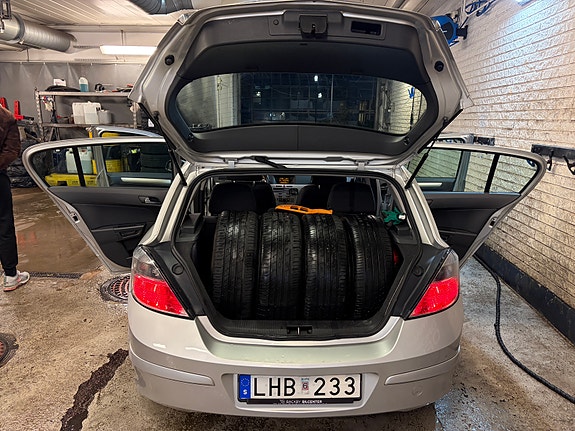 Opel Astra 3 of 11