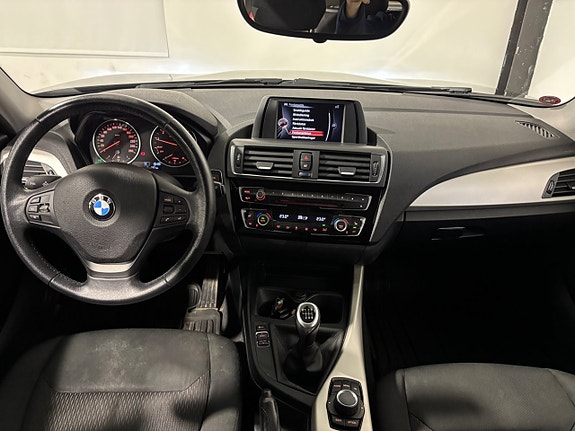BMW 118i 22 of 30