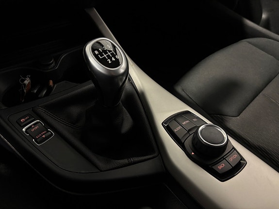 BMW 118i 28 of 30