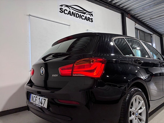 BMW 118i 9 of 30