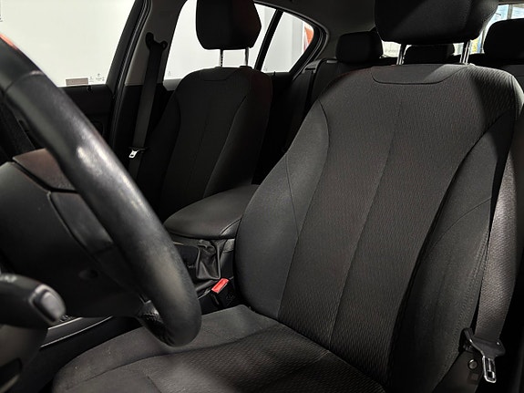 BMW 118i 26 of 30