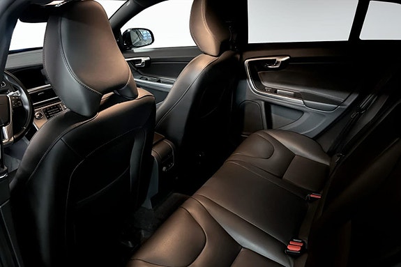 Volvo V60 Cross Country 8 of 9
