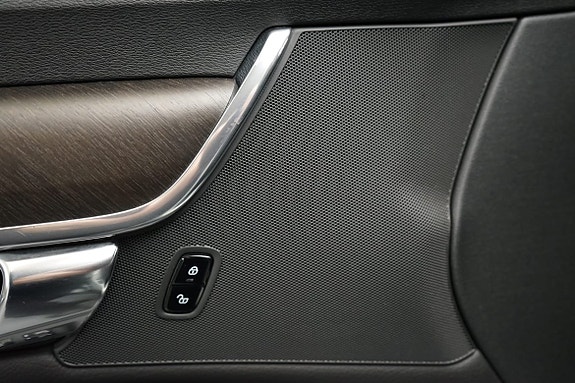 Volvo V90 Cross Country 12 of 17