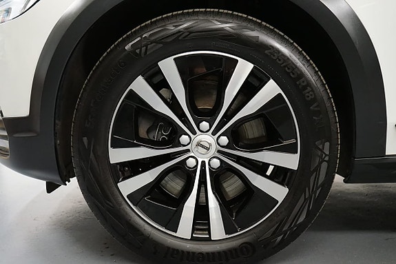 Volvo V90 Cross Country 17 of 17