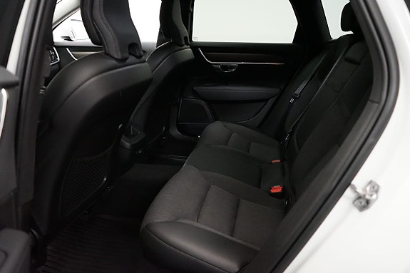 Volvo V90 Cross Country 7 of 17