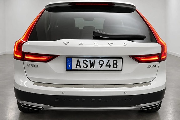 Volvo V90 Cross Country 15 of 17