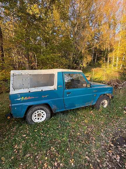 Daihatsu Rocky 5 of 9