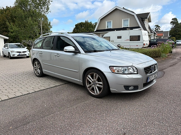 Volvo V50 3 of 9