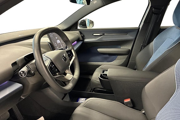 Volvo EX30 14 of 21