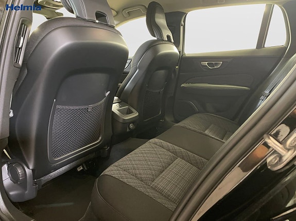 Volvo V60 Cross Country 12 of 14