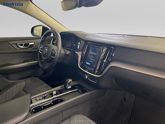 Volvo V60 Cross Country 6 of 14