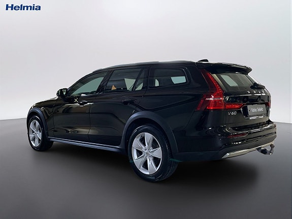 Volvo V60 Cross Country 3 of 14