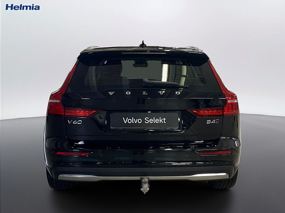 Volvo V60 Cross Country 4 of 14