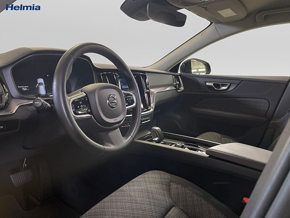 Volvo V60 Cross Country 11 of 14