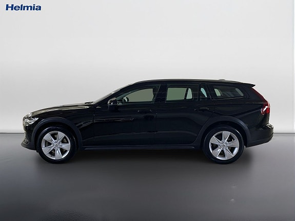 Volvo V60 Cross Country 2 of 14