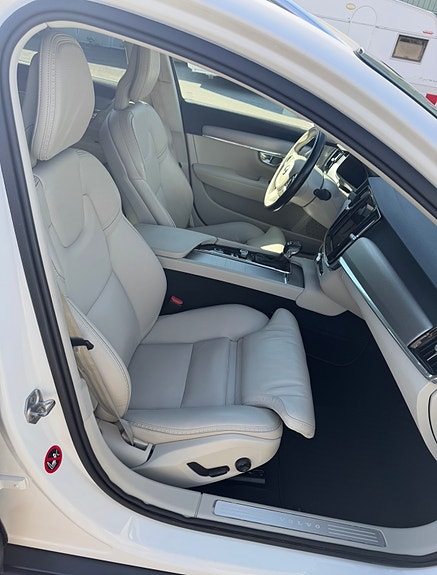 Volvo V90 Cross Country 3 of 4