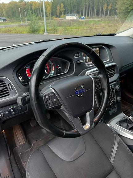 Volvo V40 7 of 11