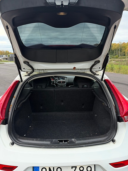 Volvo V40 10 of 11