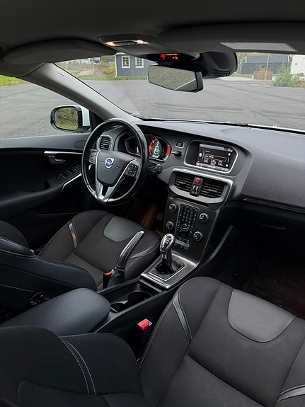 Volvo V40 8 of 11