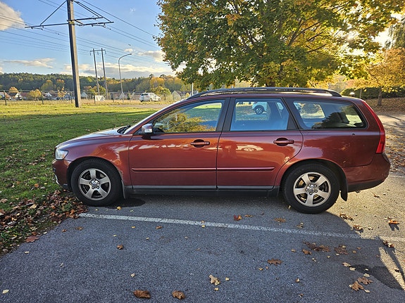 Volvo V50 2 of 4