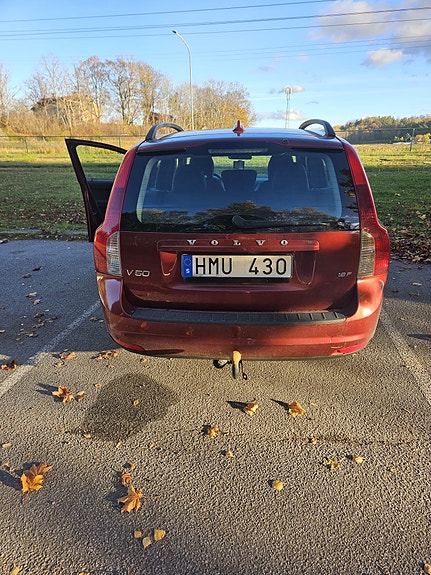 Volvo V50 3 of 4