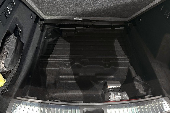 Mercedes-Benz GLC 400 16 of 21