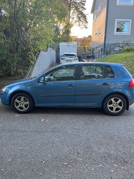 Volkswagen Golf V 4 of 9