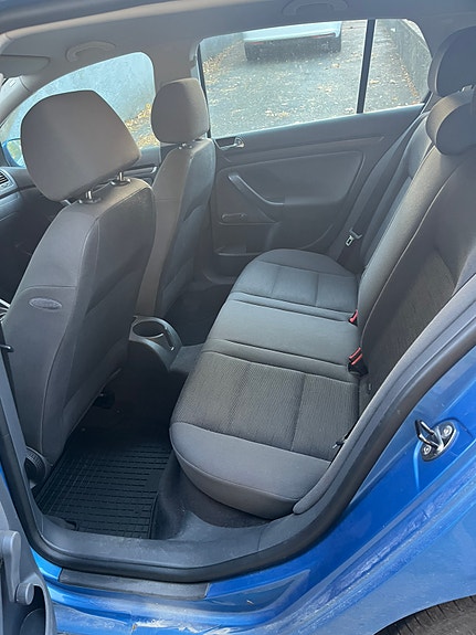 Volkswagen Golf V 5 of 9