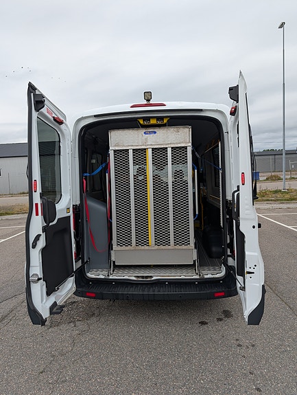 Ford Transit 11 of 30