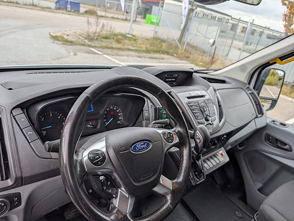 Ford Transit 10 of 30