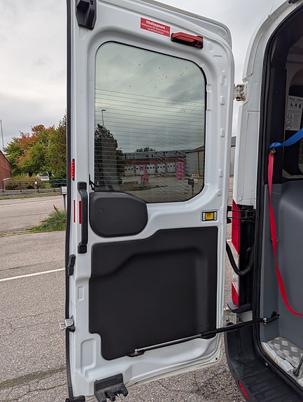 Ford Transit 12 of 30