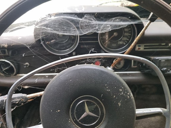 Mercedes-Benz 280 S 6 of 17