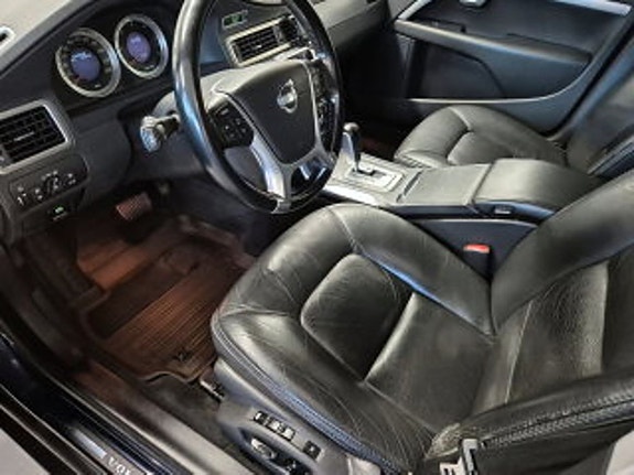 Volvo XC70 6 of 7