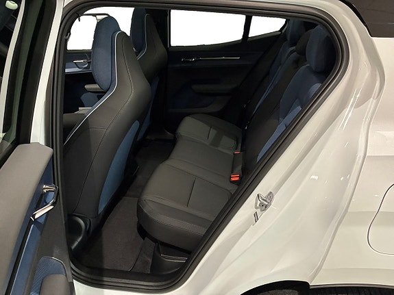 Volvo EX30 6 of 13