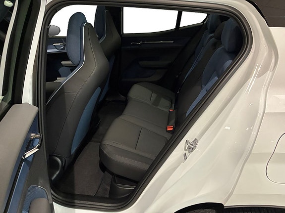 Volvo EX30 7 of 15