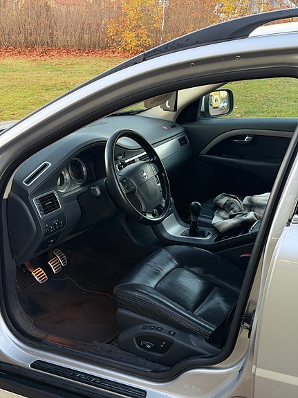 Volvo XC70 7 of 8