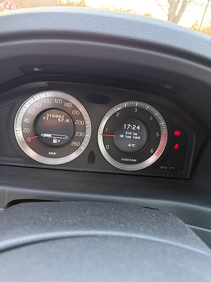 Volvo XC70 8 of 8