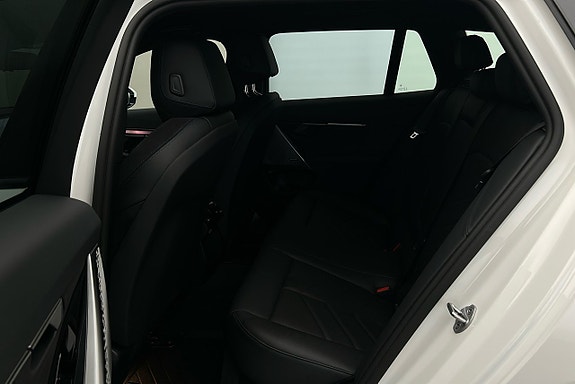 BMW i5 13 of 27