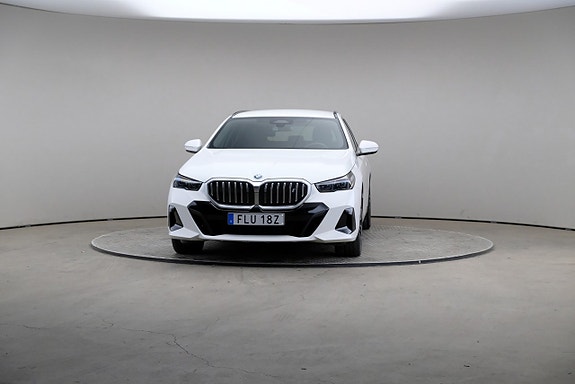 BMW i5 3 of 27