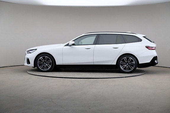 BMW i5 4 of 27