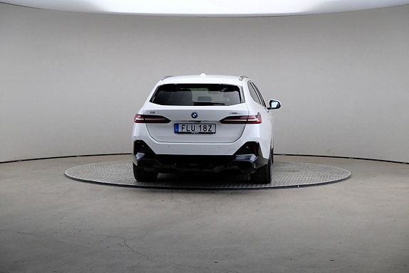BMW i5 5 of 27