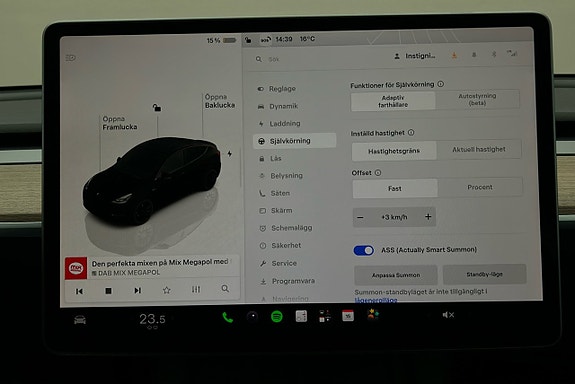 Tesla Model Y 24 of 26