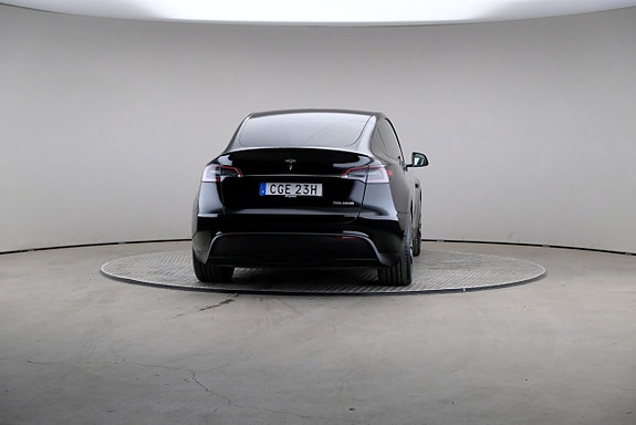 Tesla Model Y 5 of 26