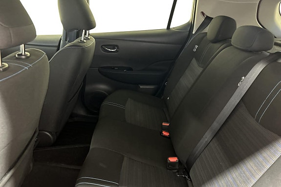 Nissan Leaf 11 of 19